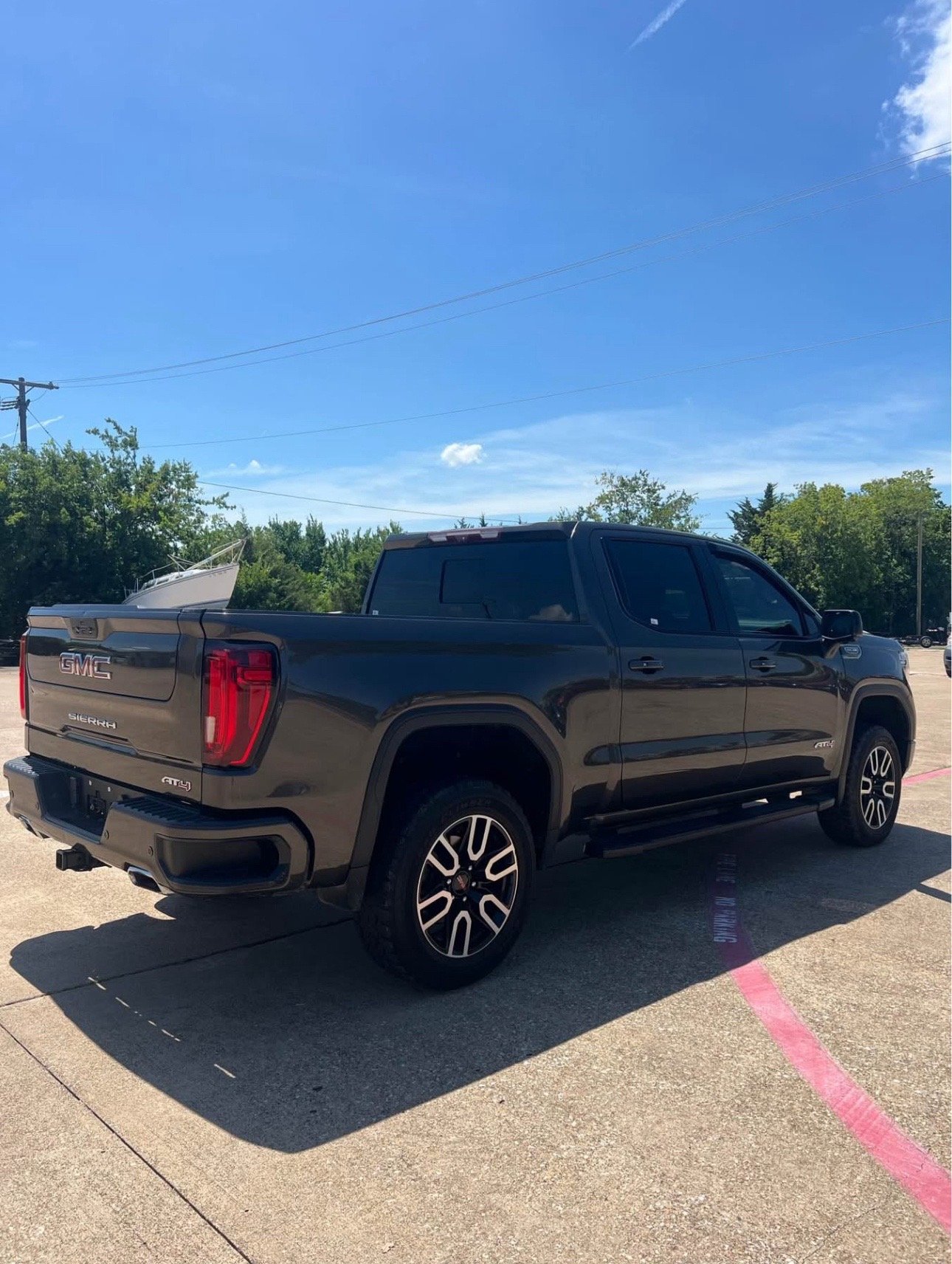 
								2020 GMC Sierra 1500 Crew Cab · AT4 full									