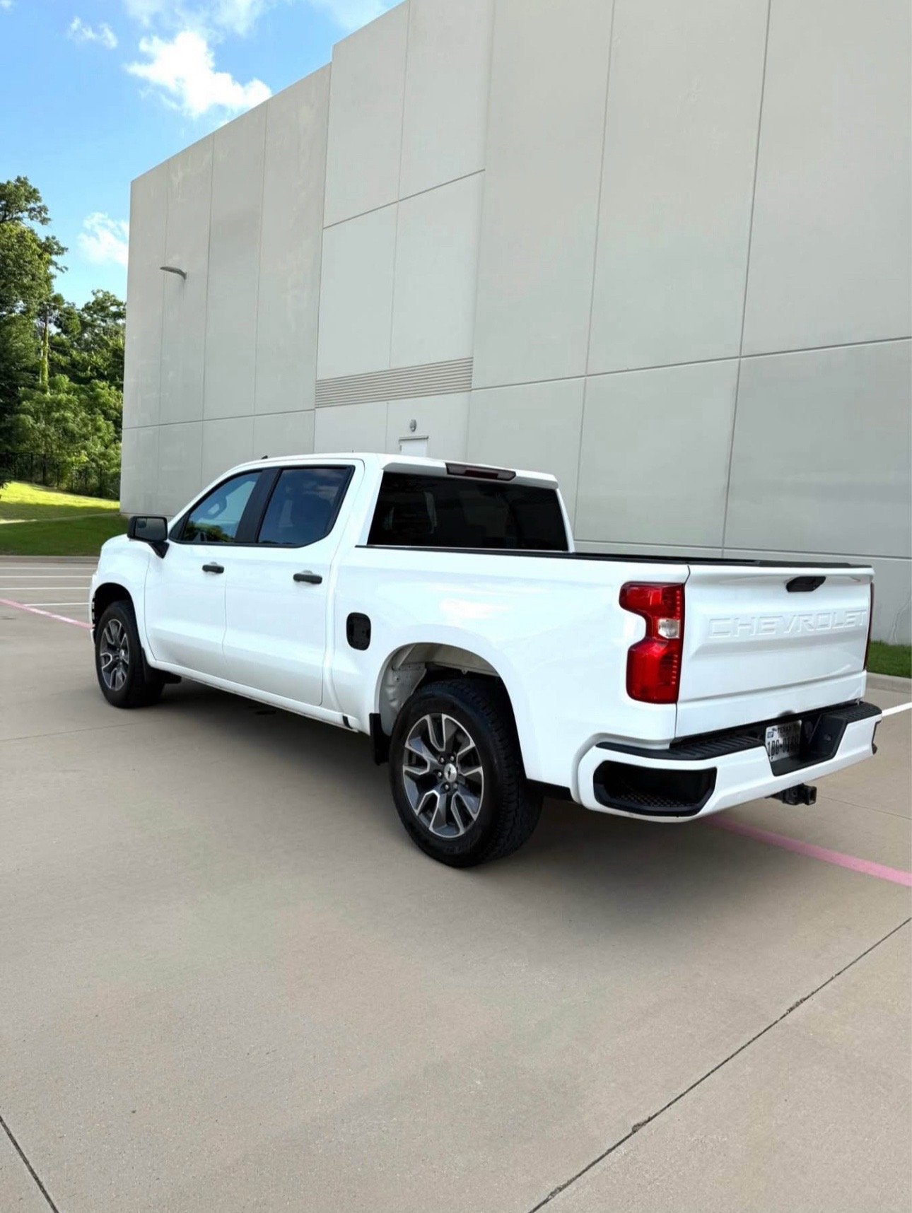 
								2020 Chevrolet Silverado 1500 Crew Cab · Custom Pickup 4D 5 3/4 ft full									