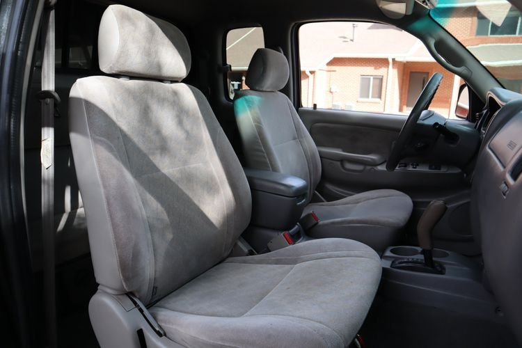 
								2004 Toyota Tacoma preRunner full									