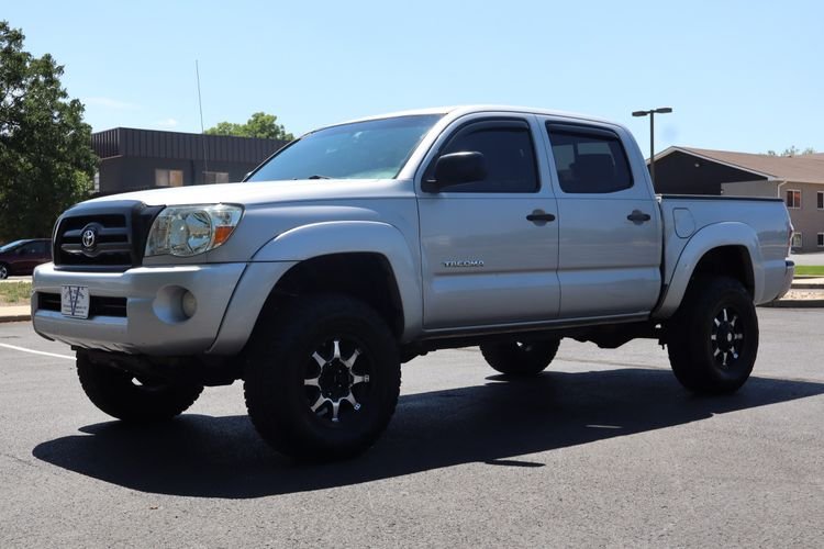 
								2011 Toyota Tacoma full									