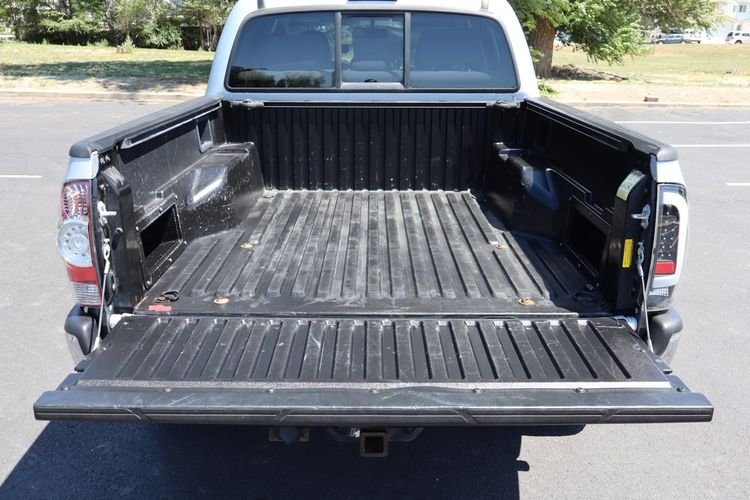 
								2011 Toyota Tacoma full									