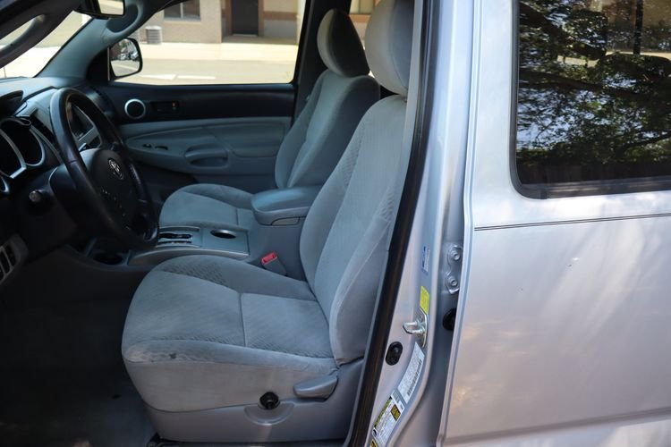 
								2011 Toyota Tacoma full									