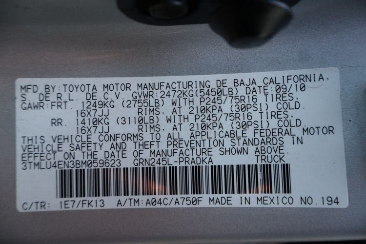 
								2011 Toyota Tacoma full									