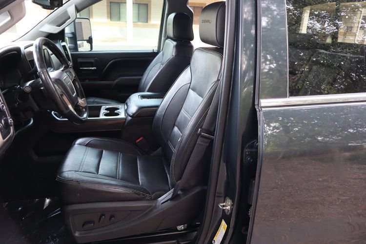 
								2019 GMC sierra 2500HD Denali full									