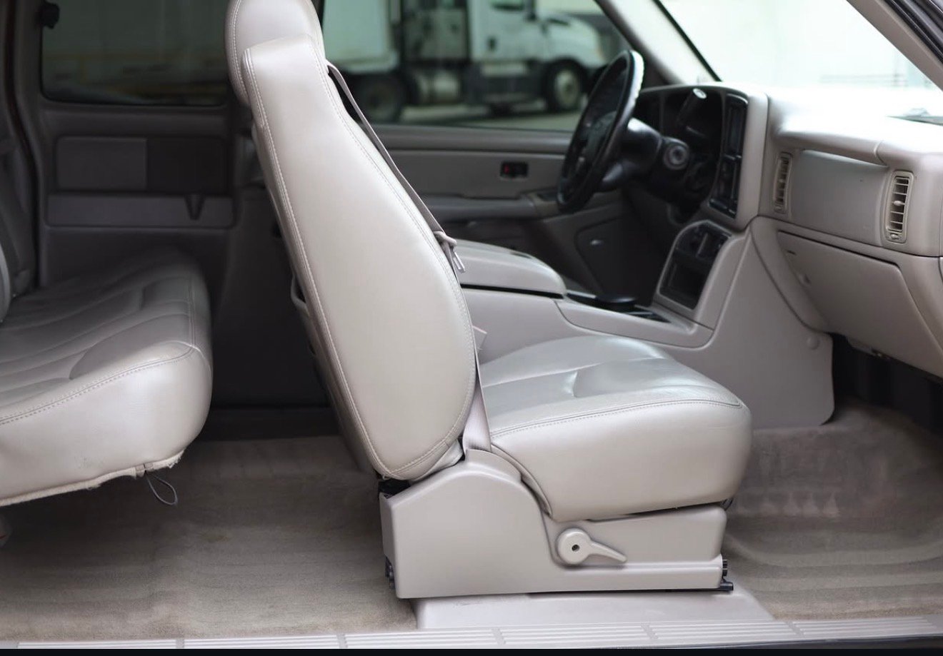 
								2006 Chevrolet Silverado 1500 full									