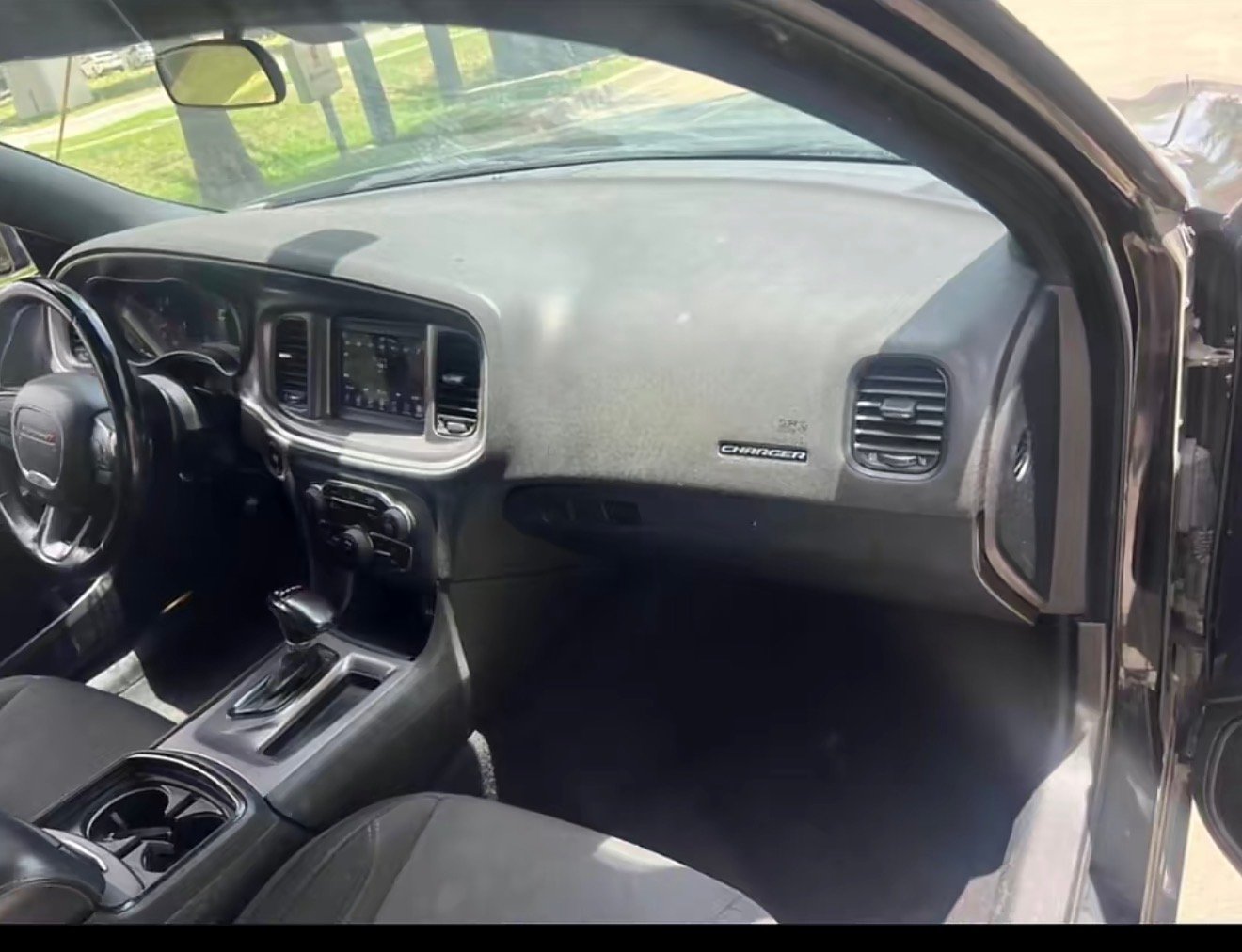 
								2019 dodge charger SXT full									