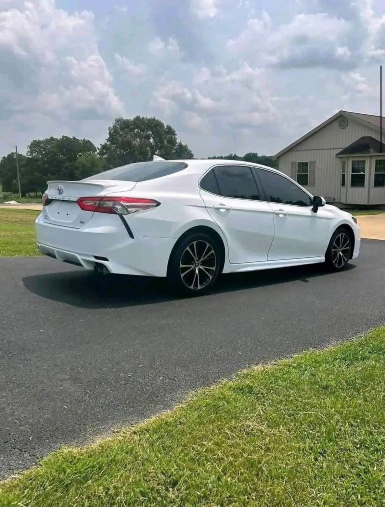 
								2019 Toyota Camry SE full									