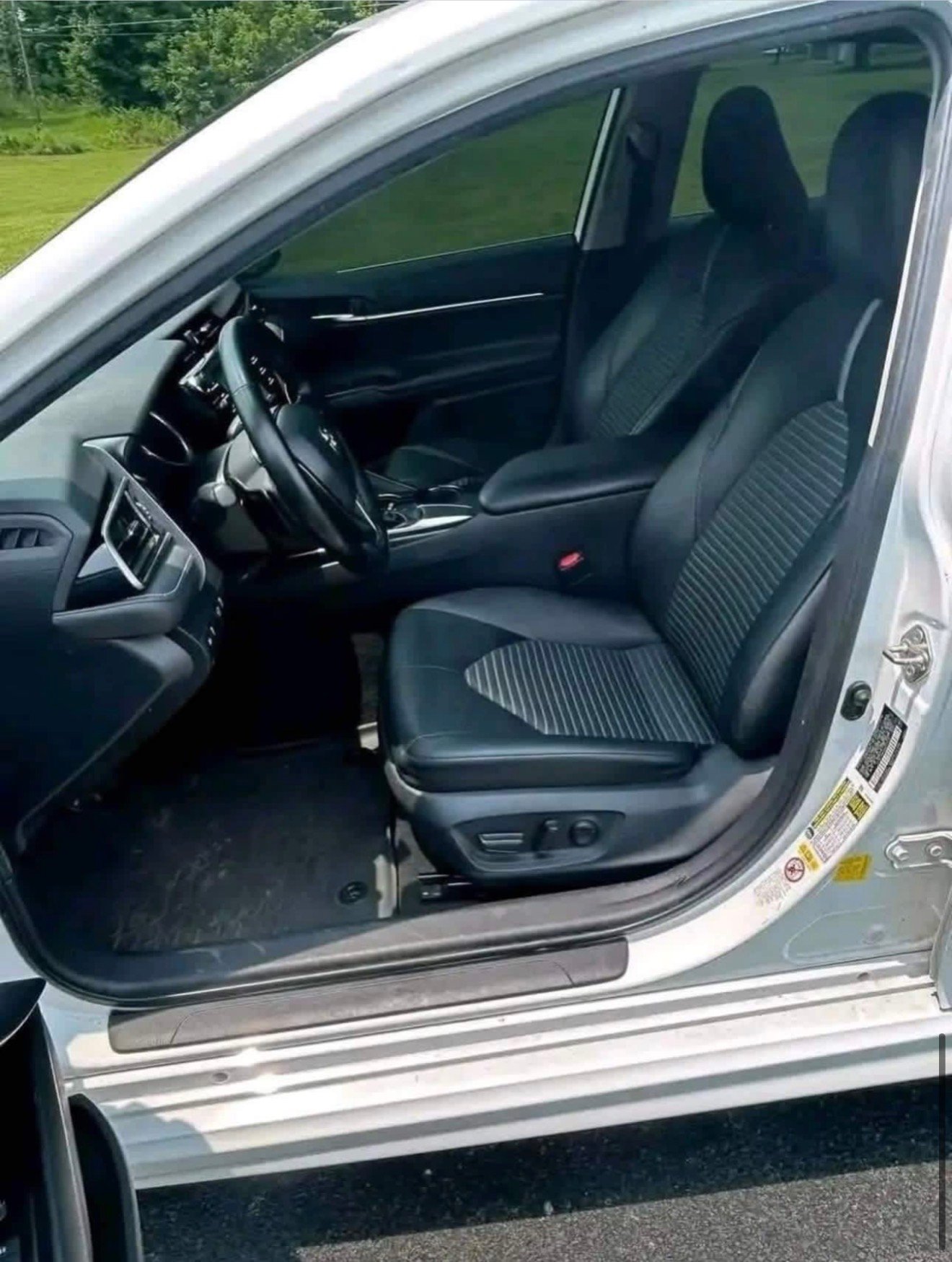 
								2019 Toyota Camry SE full									