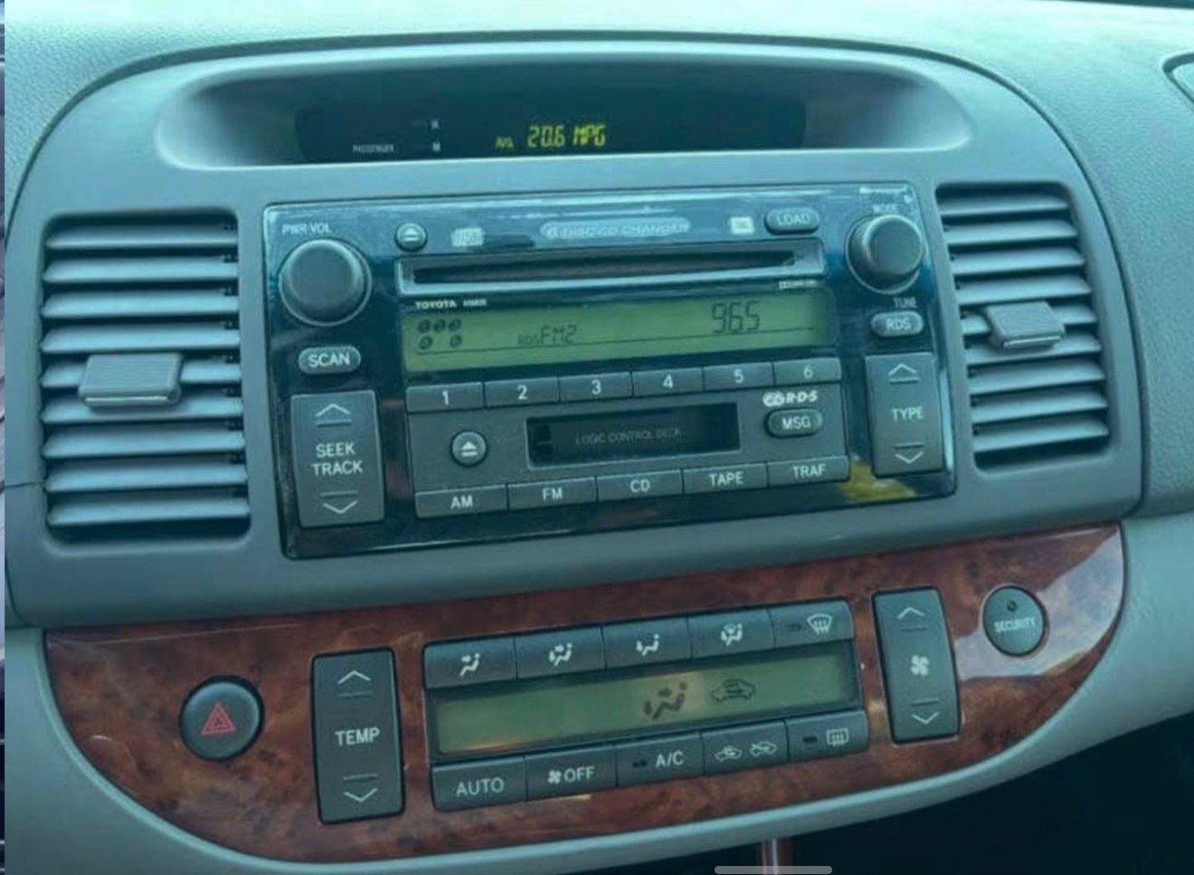 
								Toyota Camry XLE 2002 full									