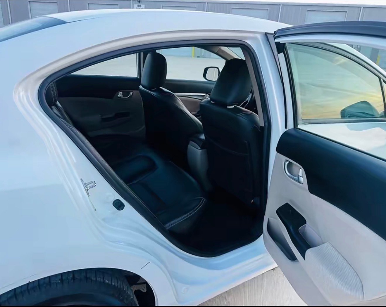 
								2013 Honda Civic • EX-L Sedan 4D full									