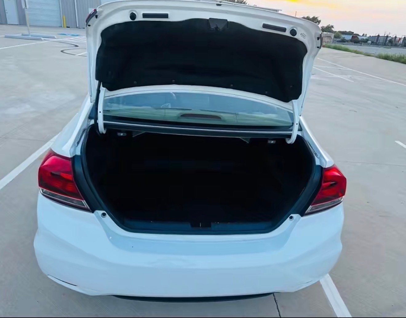 
								2013 Honda Civic • EX-L Sedan 4D full									