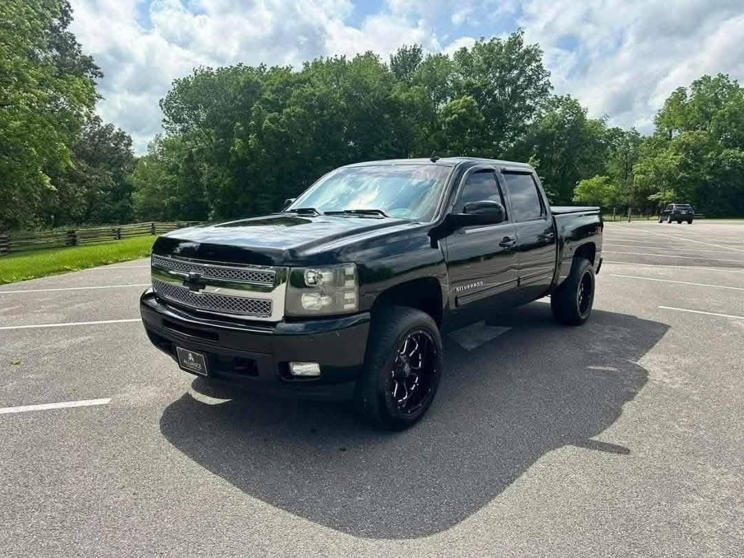 
								2009 Chevrolet Silverado full									