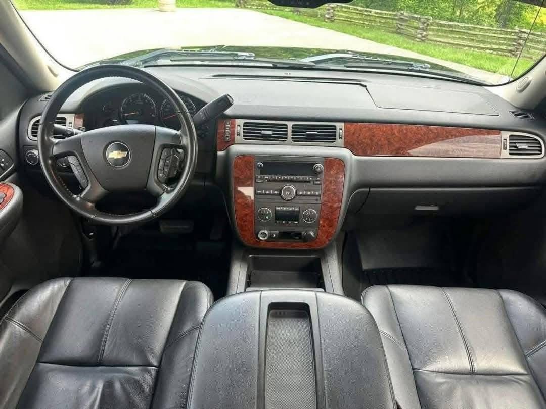 
								2009 Chevrolet Silverado full									