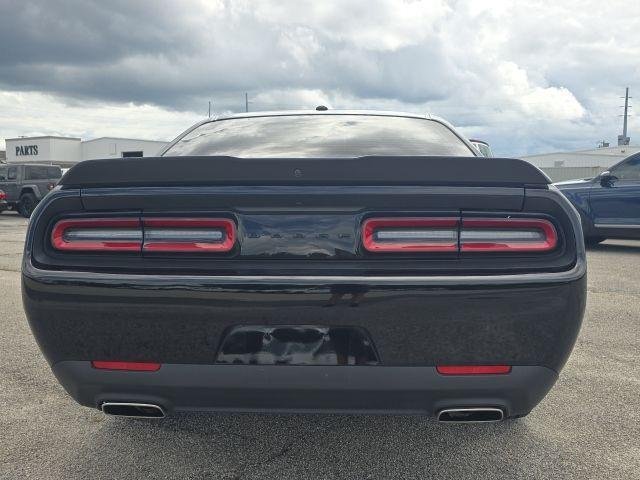 
								2023 Dodge Challenger SXT full									