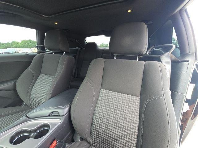 
								2023 Dodge Challenger SXT full									