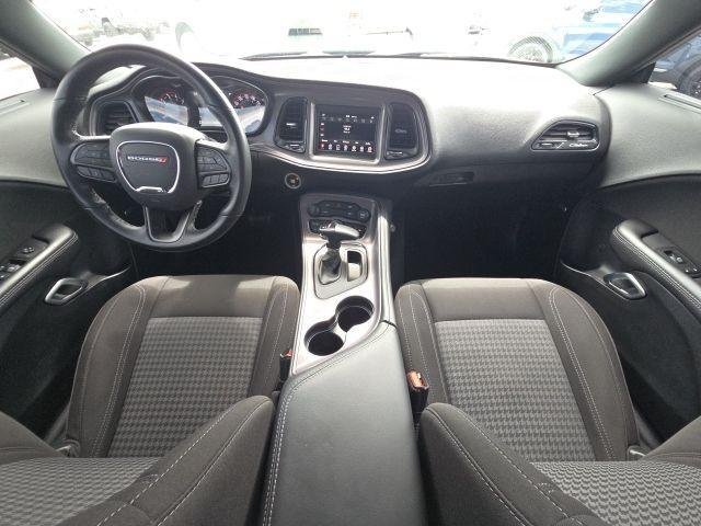 
								2023 Dodge Challenger SXT full									