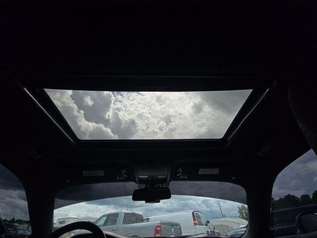 
								2023 Dodge Challenger SXT full									