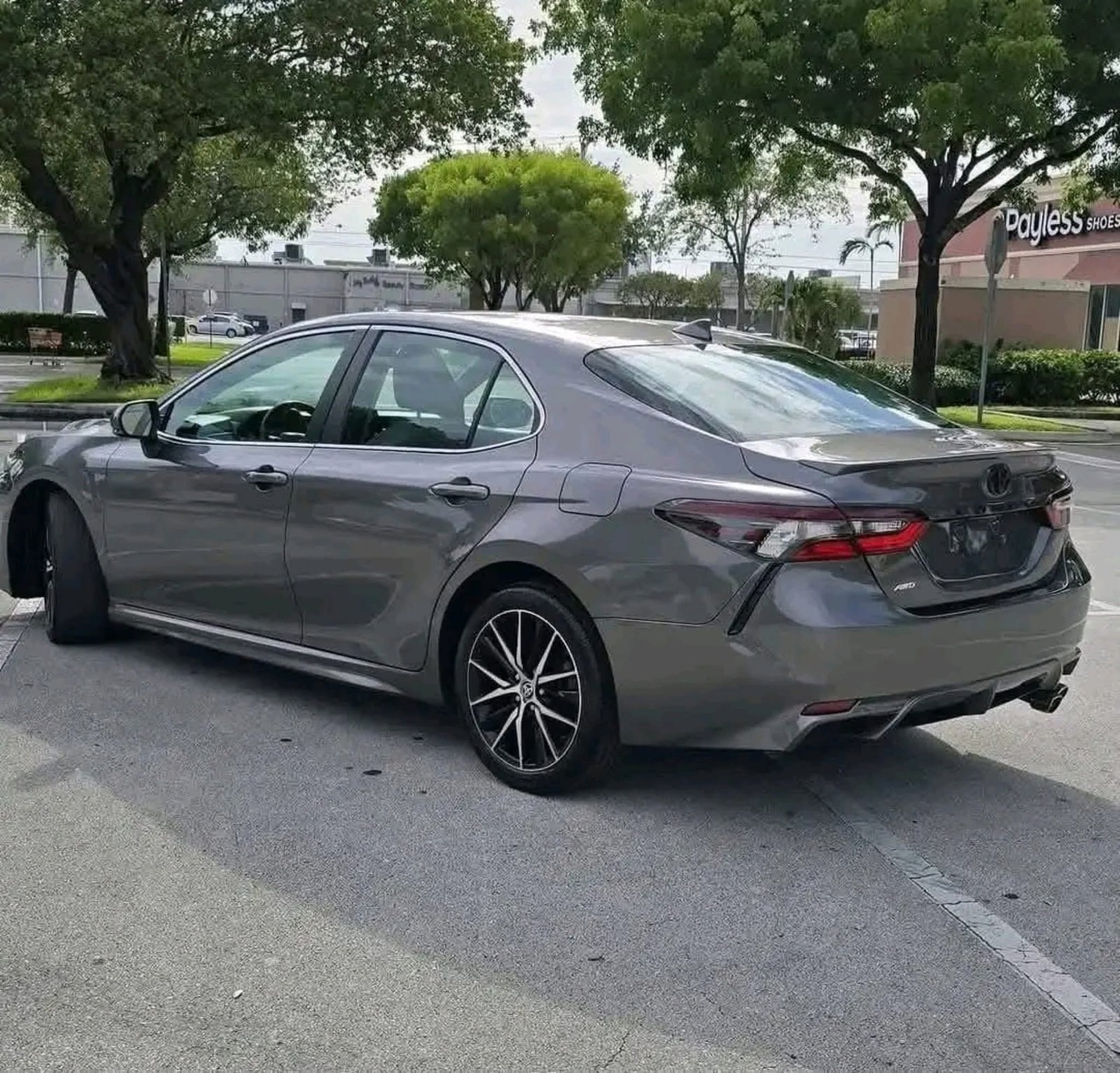 
								Toyota Camry 2023 full									