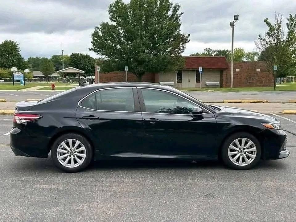 
								2019 Toyota Camry full									