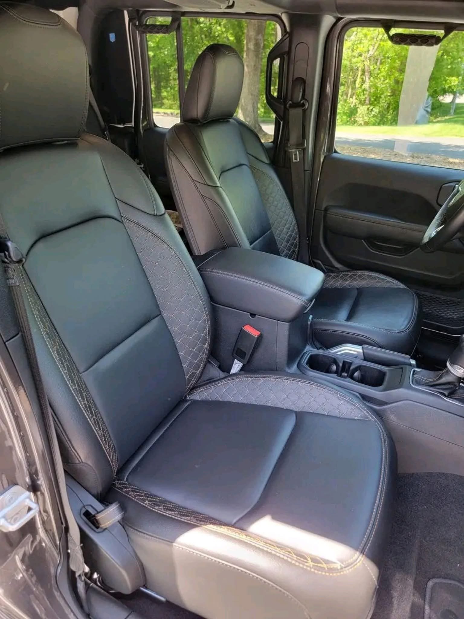 
								2021 Jeep Gladiator High Altitude full									