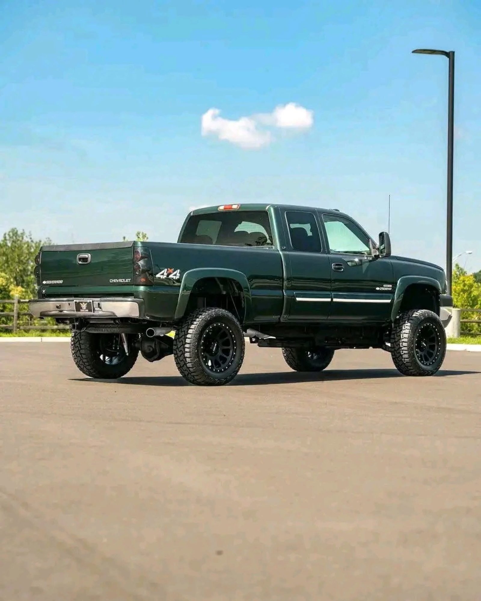 
								2004 Chevrolet 2500HD X-Cab full									