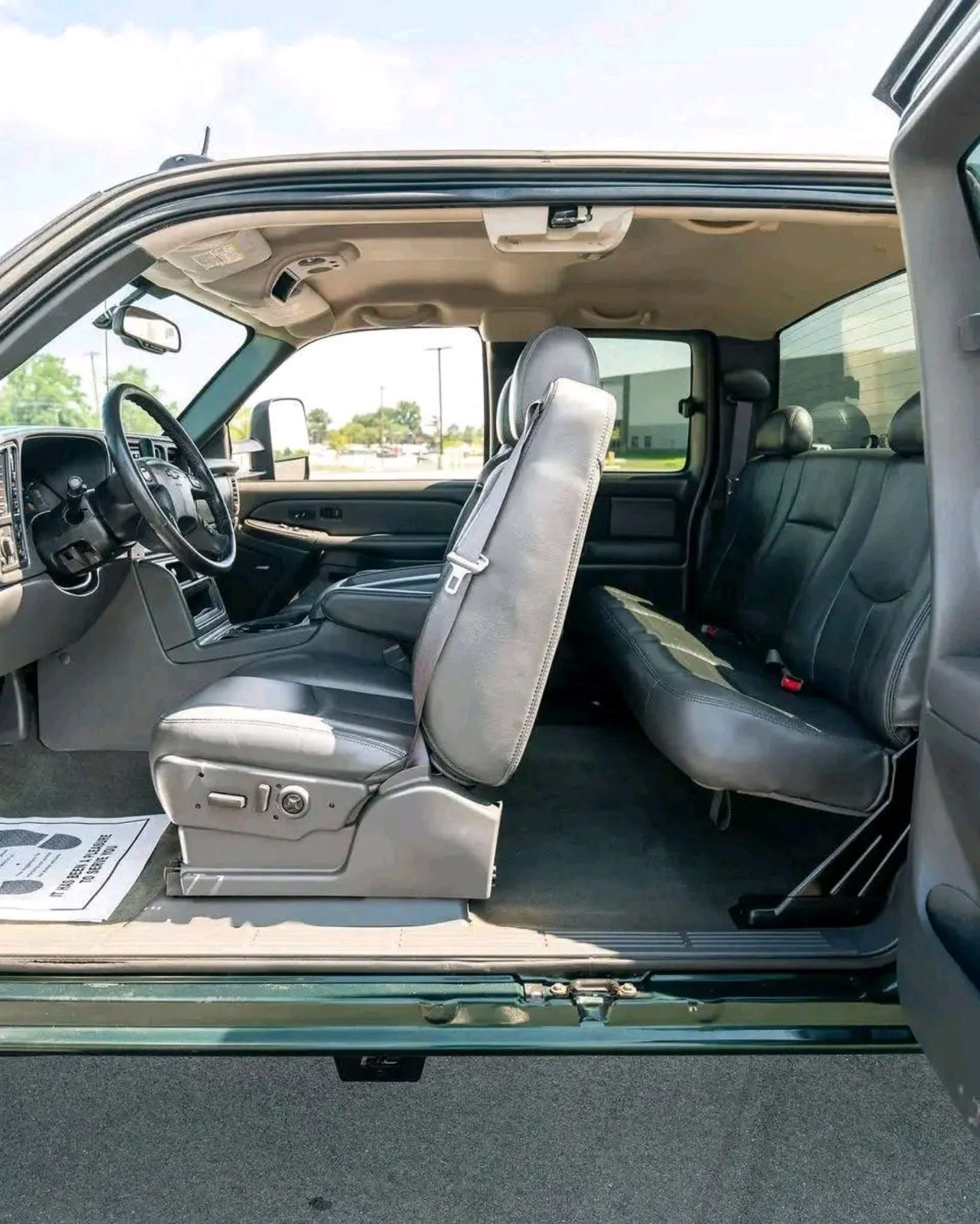 
								2004 Chevrolet 2500HD X-Cab full									