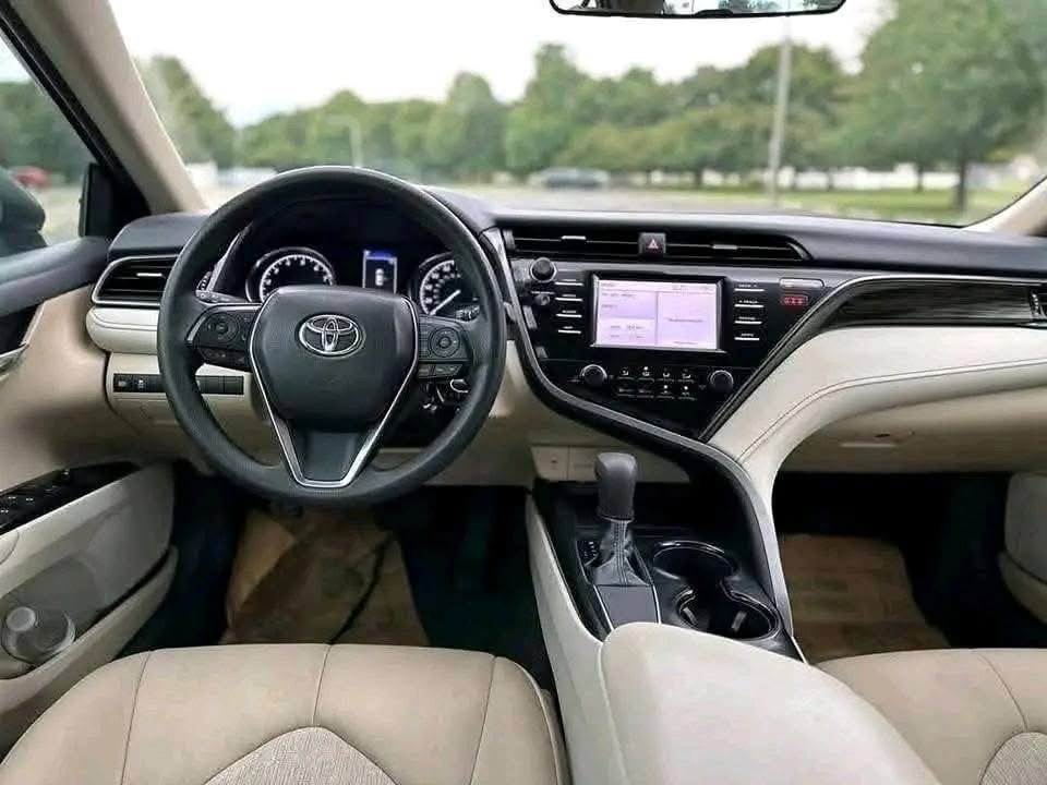 
								2019 Toyota Camry full									