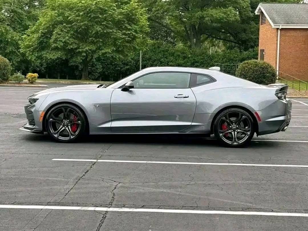 
								2022 Chevy Camaro 2SS 1 LE PACKAGE full									