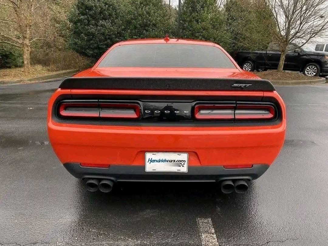 
								2017 Dodge challenger Hellcat full									