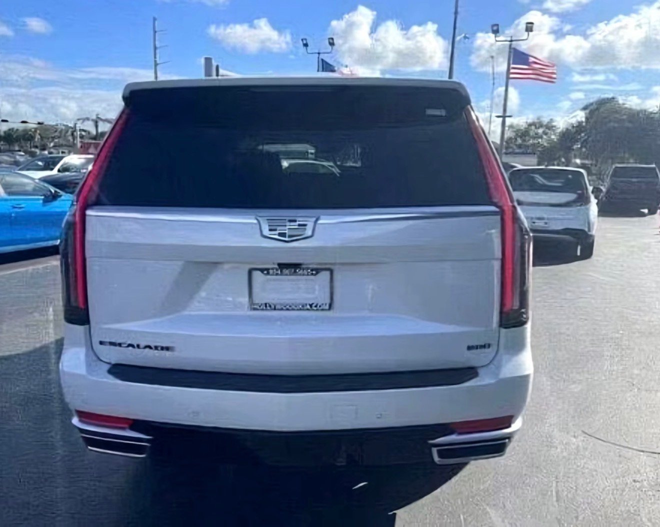 
								2022 Cadillac Escalade full									