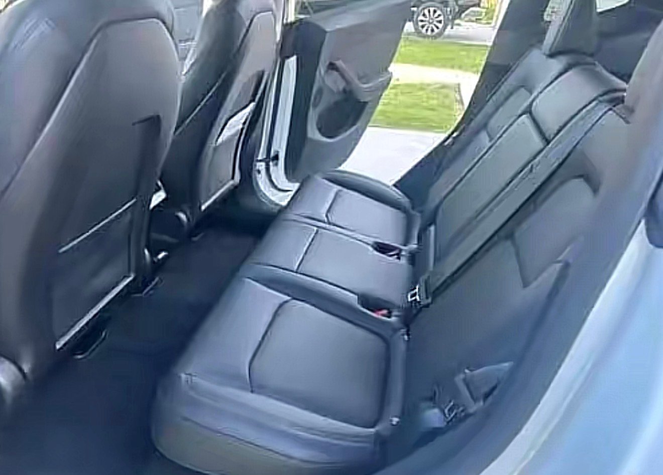
								2024 Tesla Model Y Long Range AWD full									
