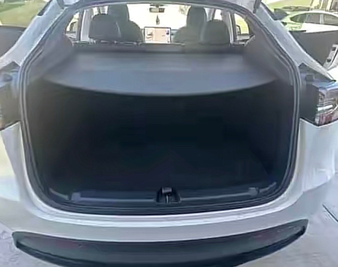 
								2024 Tesla Model Y Long Range AWD full									