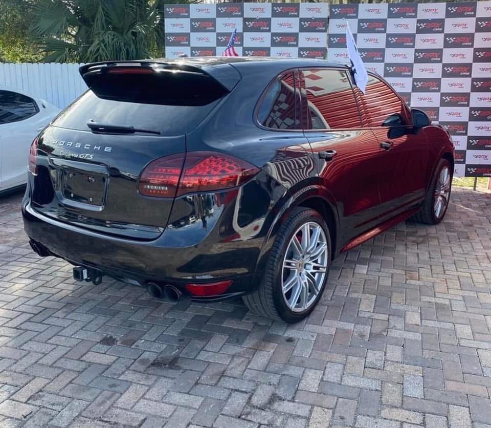 
								2013 porche Cayenne GTS full									