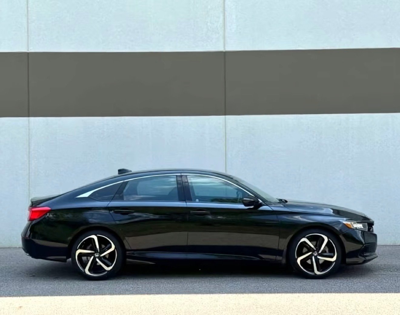 
								2022 Honda Accord Hybrid Sport full									