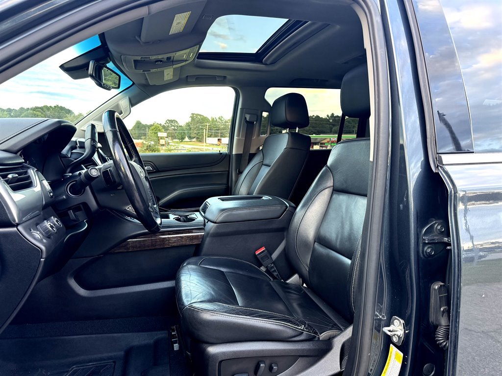 
								2019 Chevrolet Suburban 1500 LT full									