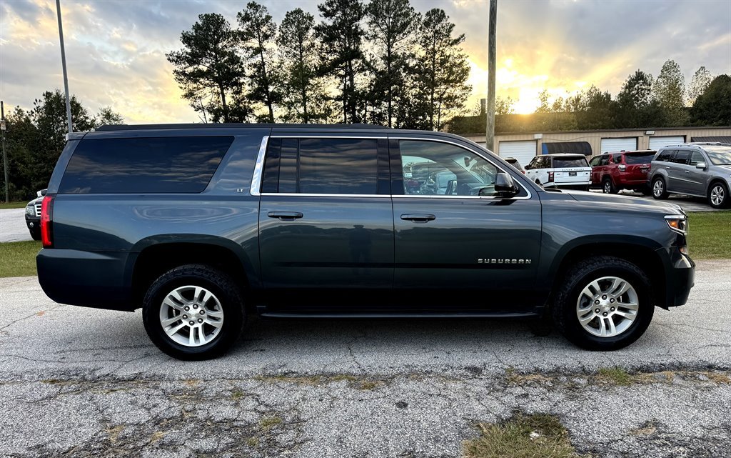
								2019 Chevrolet Suburban 1500 LT full									