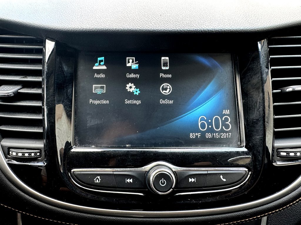 
								2017 Chevrolet Trax LT full									