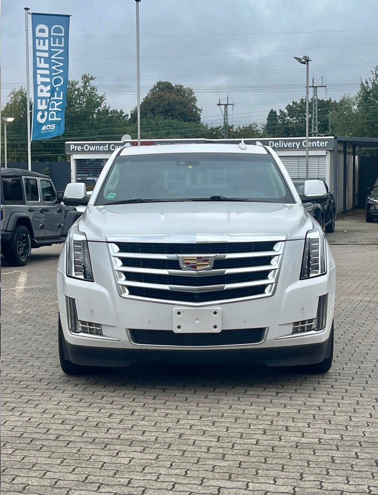 
								2020 Cadillac Escalade ESV full									
