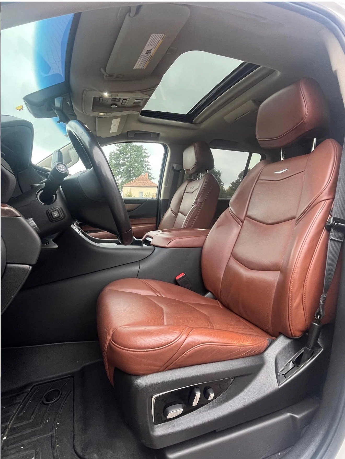 
								2020 Cadillac Escalade ESV full									